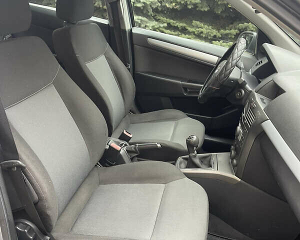 Сірий Опель Астра, об'ємом двигуна 1.36 л та пробігом 271 тис. км за 3870 $, фото 83 на Automoto.ua