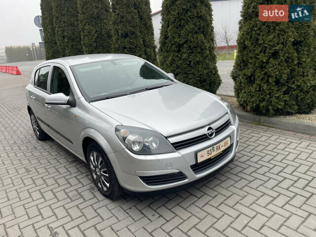 Серый Опель Астра, объемом двигателя 1.6 л и пробегом 214 тыс. км за 5650 $, фото 3 на Automoto.ua