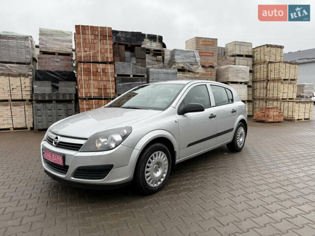 Серый Опель Астра, объемом двигателя 1.6 л и пробегом 168 тыс. км за 5100 $, фото 2 на Automoto.ua