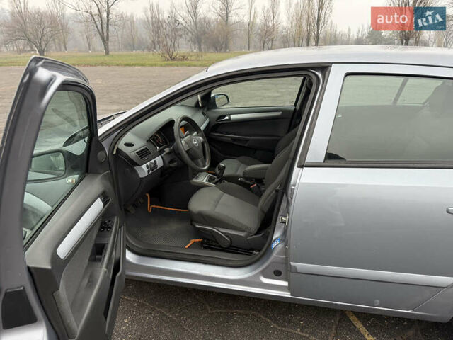 Сірий Опель Астра, об'ємом двигуна 1.36 л та пробігом 270 тис. км за 4800 $, фото 8 на Automoto.ua