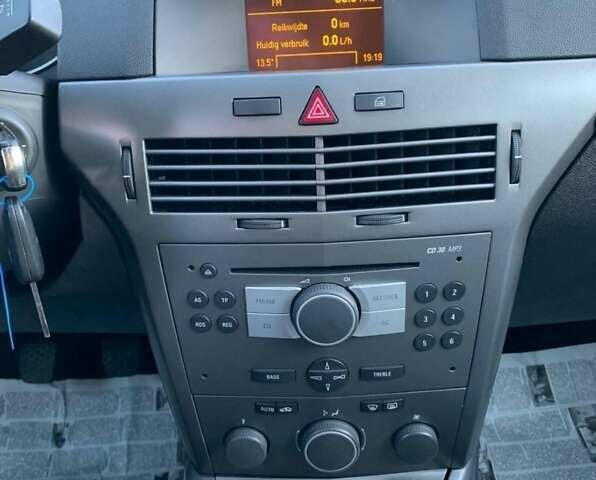 Сірий Опель Астра, об'ємом двигуна 1.6 л та пробігом 238 тис. км за 4200 $, фото 5 на Automoto.ua