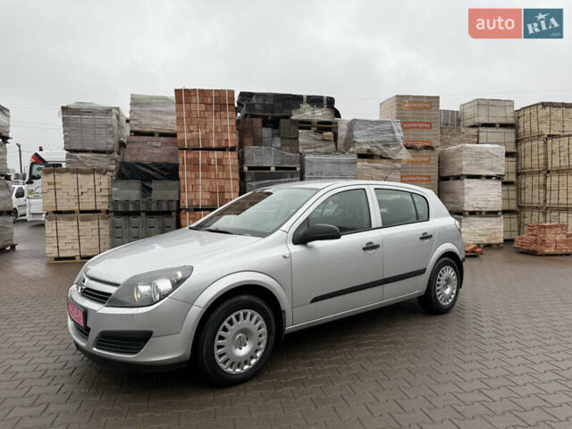 Серый Опель Астра, объемом двигателя 1.6 л и пробегом 168 тыс. км за 5100 $, фото 3 на Automoto.ua