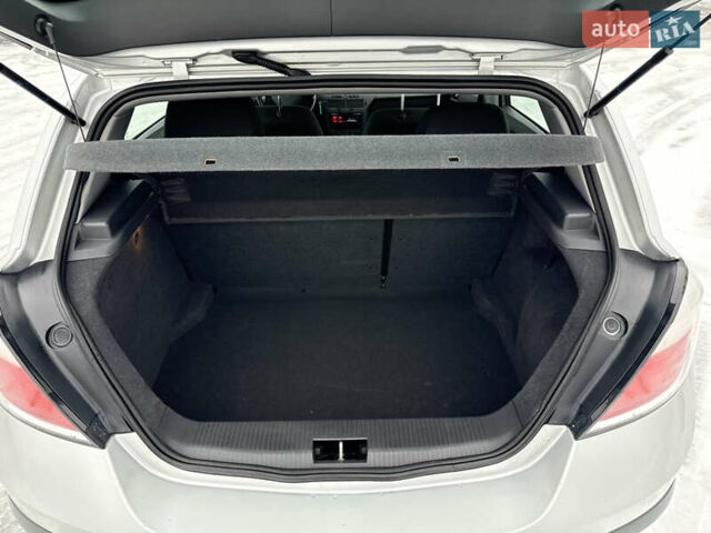 Серый Опель Астра, объемом двигателя 1.6 л и пробегом 169 тыс. км за 4850 $, фото 38 на Automoto.ua