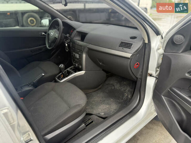 Опель Астра 2004 в Новом Буге на Automoto.ua Серый Опель Астра, объемом двигателя 1.36 л и пробегом 215 тыс. км за 3900 $, фото 8 на Automoto.ua