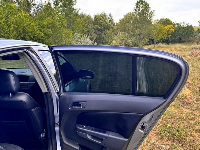 Серый Опель Астра, объемом двигателя 1.6 л и пробегом 0 тыс. км за 4500 $, фото 2 на Automoto.ua