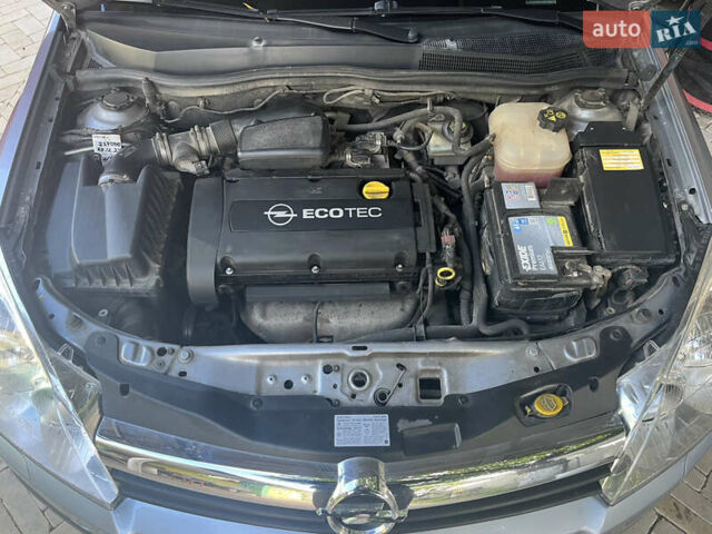 Серый Опель Астра, объемом двигателя 1.6 л и пробегом 260 тыс. км за 4400 $, фото 9 на Automoto.ua