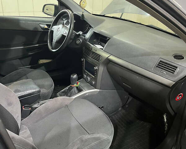 Сірий Опель Астра, об'ємом двигуна 1.6 л та пробігом 246 тис. км за 4239 $, фото 3 на Automoto.ua