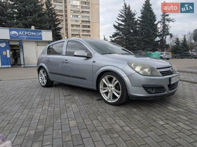 Серый Опель Астра, объемом двигателя 1.6 л и пробегом 290 тыс. км за 4999 $, фото 1 на Automoto.ua