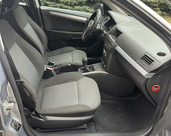 Сірий Опель Астра, об'ємом двигуна 1.36 л та пробігом 271 тис. км за 3870 $, фото 81 на Automoto.ua