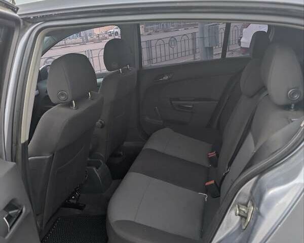 Серый Опель Астра, объемом двигателя 1.6 л и пробегом 290 тыс. км за 4999 $, фото 7 на Automoto.ua