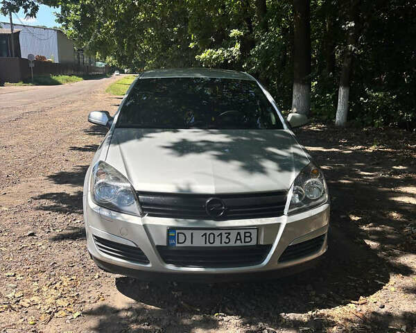 Опель Астра 2004 в Попольне на Automoto.ua Серый Опель Астра, объемом двигателя 1.6 л и пробегом 299 тыс. км за 4100 $, фото 1 на Automoto.ua