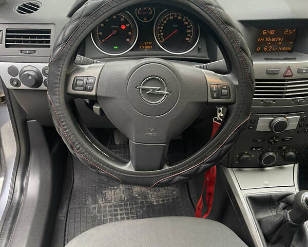 Сірий Опель Астра, об'ємом двигуна 1.36 л та пробігом 271 тис. км за 3870 $, фото 49 на Automoto.ua