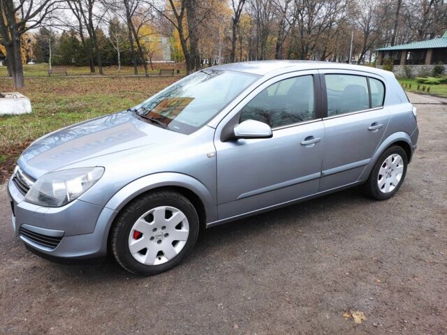 Серый Опель Астра, объемом двигателя 1.9 л и пробегом 353 тыс. км за 5850 $, фото 6 на Automoto.ua