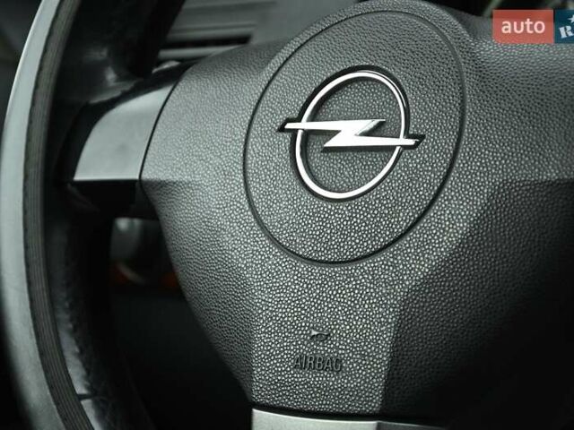 Серый Опель Астра, объемом двигателя 1.6 л и пробегом 188 тыс. км за 4500 $, фото 13 на Automoto.ua