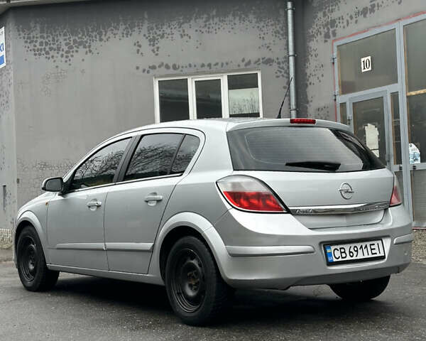 Серый Опель Астра, объемом двигателя 1.6 л и пробегом 280 тыс. км за 4100 $, фото 4 на Automoto.ua