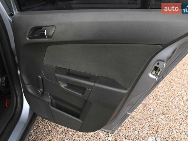 Серый Опель Астра, объемом двигателя 1.6 л и пробегом 188 тыс. км за 4500 $, фото 21 на Automoto.ua