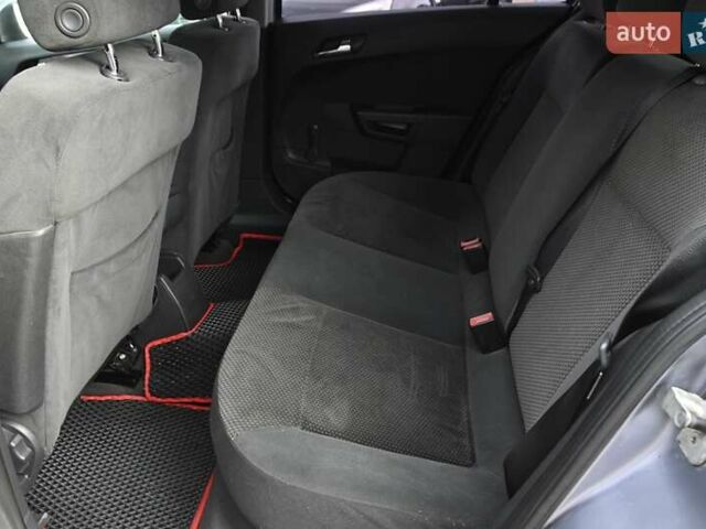 Серый Опель Астра, объемом двигателя 1.6 л и пробегом 188 тыс. км за 4500 $, фото 19 на Automoto.ua