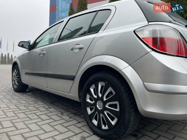 Серый Опель Астра, объемом двигателя 1.6 л и пробегом 214 тыс. км за 5650 $, фото 9 на Automoto.ua