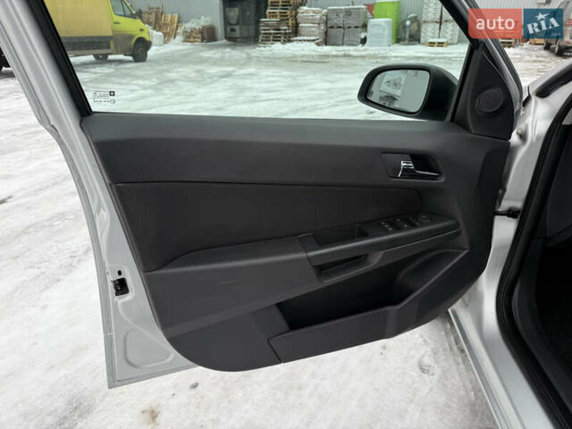 Серый Опель Астра, объемом двигателя 1.6 л и пробегом 169 тыс. км за 4850 $, фото 19 на Automoto.ua