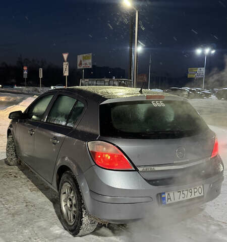 Серый Опель Астра, объемом двигателя 1.7 л и пробегом 370 тыс. км за 3200 $, фото 3 на Automoto.ua