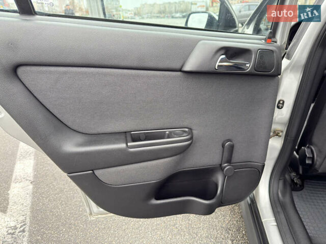 Серый Опель Астра, объемом двигателя 1.6 л и пробегом 179 тыс. км за 5200 $, фото 17 на Automoto.ua