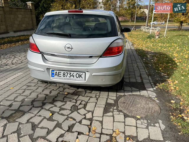Опель Астра 2004 в Луцке на Automoto.ua Серый Опель Астра, объемом двигателя 1.8 л и пробегом 174 тыс. км за 5150 $, фото 2 на Automoto.ua