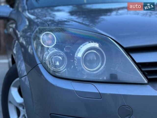 Серый Опель Астра, объемом двигателя 2 л и пробегом 235 тыс. км за 4350 $, фото 13 на Automoto.ua