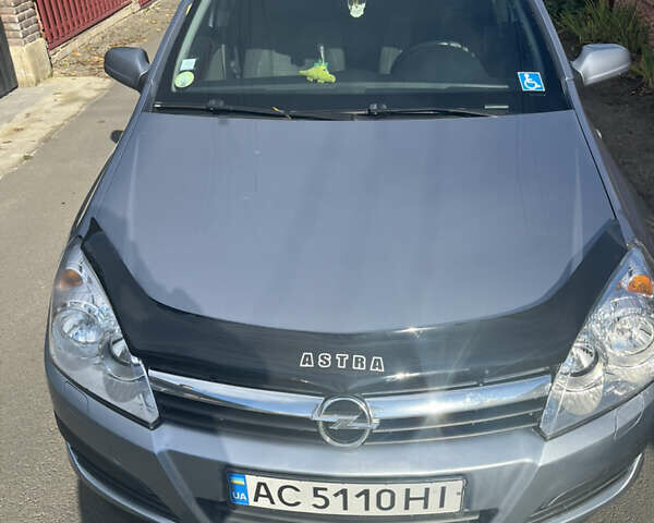 Серый Опель Астра, объемом двигателя 1.6 л и пробегом 260 тыс. км за 4400 $, фото 6 на Automoto.ua