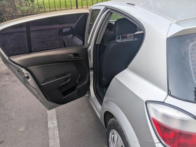 Серый Опель Астра, объемом двигателя 1.6 л и пробегом 203 тыс. км за 3300 $, фото 2 на Automoto.ua