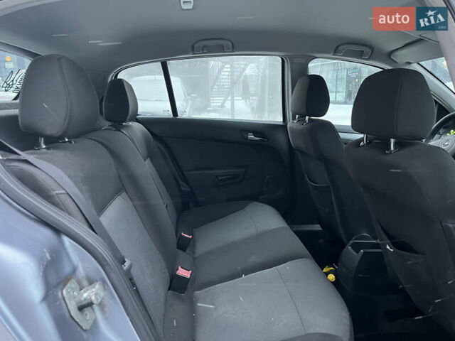 Серый Опель Астра, объемом двигателя 1.6 л и пробегом 200 тыс. км за 3500 $, фото 11 на Automoto.ua