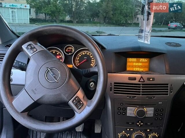 Серый Опель Астра, объемом двигателя 1.4 л и пробегом 240 тыс. км за 4500 $, фото 15 на Automoto.ua
