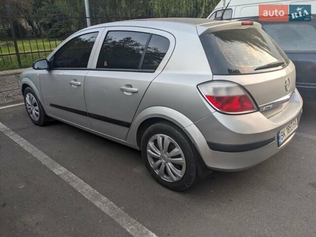 Серый Опель Астра, объемом двигателя 1.6 л и пробегом 200 тыс. км за 3900 $, фото 1 на Automoto.ua