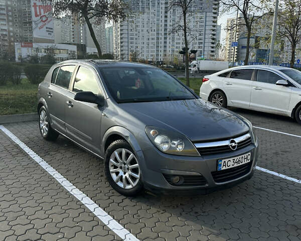 Серый Опель Астра, объемом двигателя 1.6 л и пробегом 238 тыс. км за 4200 $, фото 11 на Automoto.ua