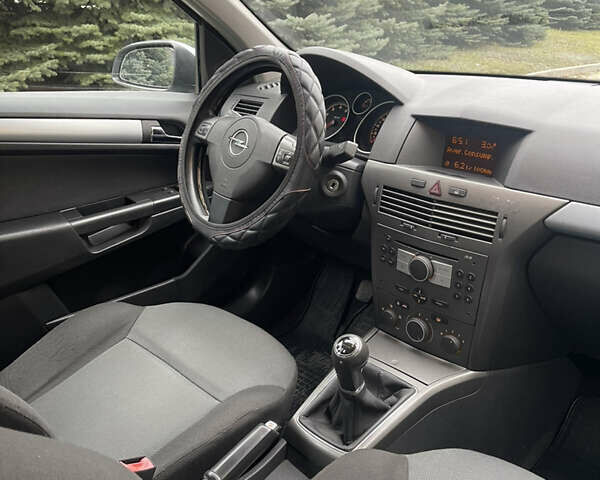 Сірий Опель Астра, об'ємом двигуна 1.36 л та пробігом 271 тис. км за 3870 $, фото 75 на Automoto.ua