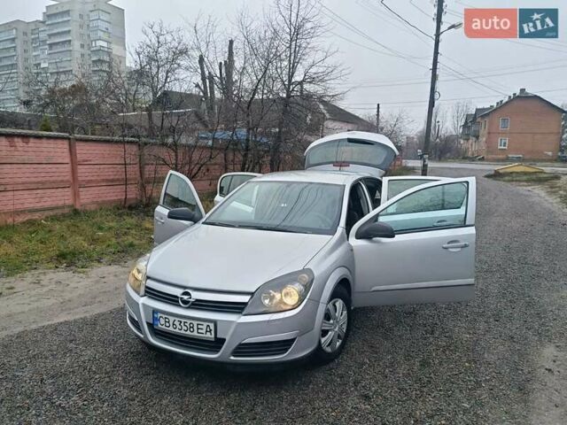 Серый Опель Астра, объемом двигателя 1.6 л и пробегом 251 тыс. км за 4000 $, фото 5 на Automoto.ua
