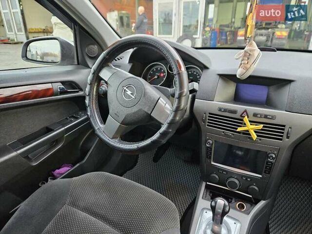 Серый Опель Астра, объемом двигателя 1.6 л и пробегом 194 тыс. км за 5200 $, фото 14 на Automoto.ua