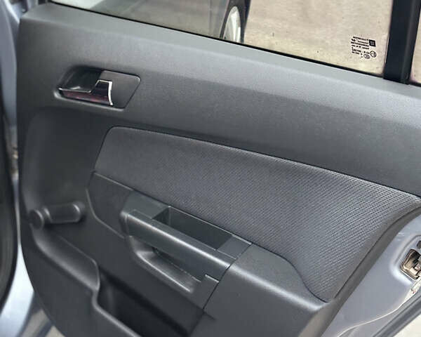 Сірий Опель Астра, об'ємом двигуна 1.4 л та пробігом 281 тис. км за 4400 $, фото 18 на Automoto.ua