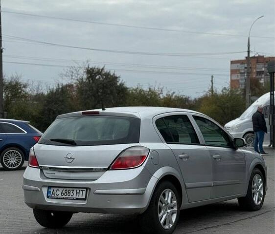 Серый Опель Астра, объемом двигателя 1.7 л и пробегом 296 тыс. км за 3750 $, фото 4 на Automoto.ua