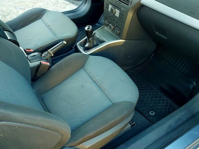 Сірий Опель Астра, об'ємом двигуна 1.6 л та пробігом 271 тис. км за 4100 $, фото 6 на Automoto.ua