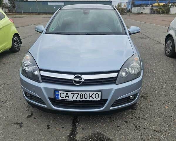 Серый Опель Астра, объемом двигателя 1.6 л и пробегом 226 тыс. км за 5000 $, фото 2 на Automoto.ua