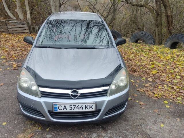 Серый Опель Астра, объемом двигателя 1.4 л и пробегом 327 тыс. км за 4400 $, фото 14 на Automoto.ua