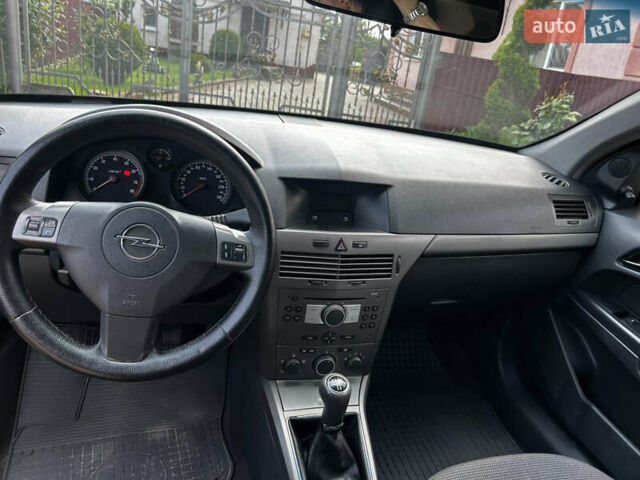 Сірий Опель Астра, об'ємом двигуна 1.6 л та пробігом 300 тис. км за 3800 $, фото 9 на Automoto.ua