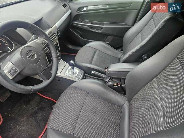 Серый Опель Астра, объемом двигателя 1.6 л и пробегом 226 тыс. км за 5400 $, фото 6 на Automoto.ua