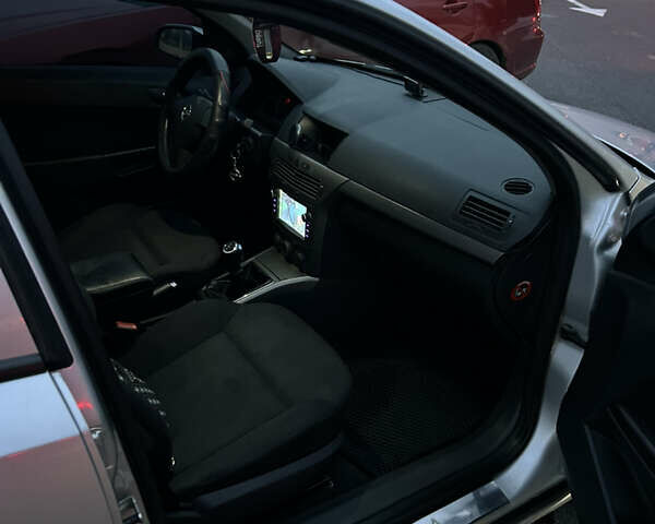 Сірий Опель Астра, об'ємом двигуна 1.4 л та пробігом 298 тис. км за 4800 $, фото 16 на Automoto.ua