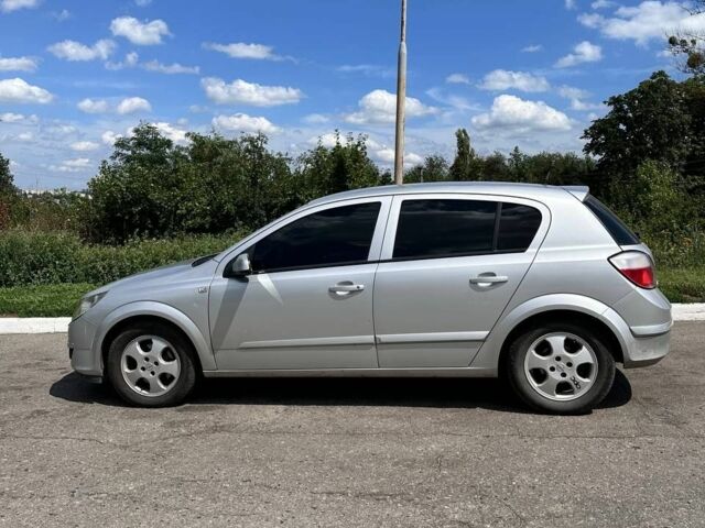 Серый Опель Астра, объемом двигателя 1.4 л и пробегом 249 тыс. км за 4100 $, фото 1 на Automoto.ua