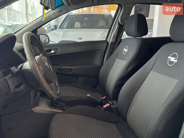 Серый Опель Астра, объемом двигателя 1.4 л и пробегом 215 тыс. км за 4100 $, фото 8 на Automoto.ua