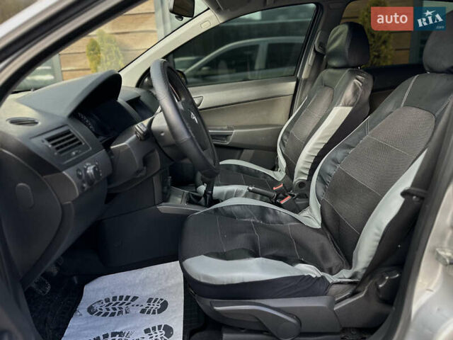 Серый Опель Астра, объемом двигателя 1.69 л и пробегом 250 тыс. км за 3999 $, фото 21 на Automoto.ua