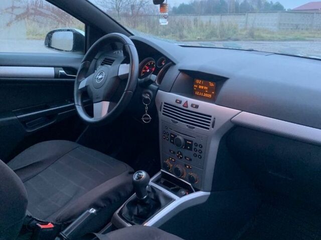 Серый Опель Астра, объемом двигателя 1.6 л и пробегом 285 тыс. км за 3500 $, фото 6 на Automoto.ua