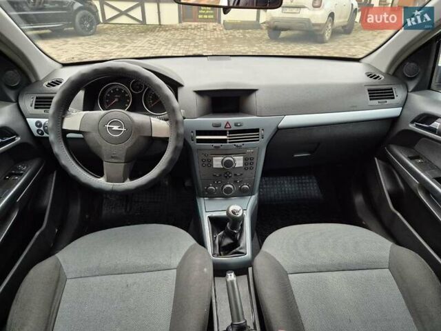 Серый Опель Астра, объемом двигателя 1.6 л и пробегом 325 тыс. км за 3799 $, фото 13 на Automoto.ua