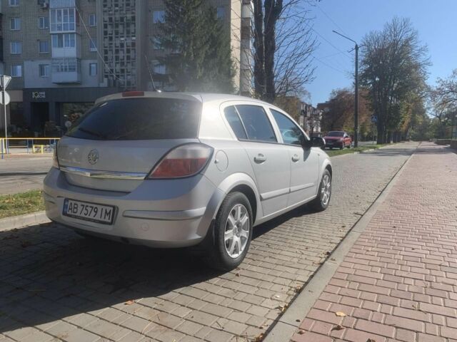 Серый Опель Астра, объемом двигателя 1.6 л и пробегом 254 тыс. км за 4600 $, фото 2 на Automoto.ua